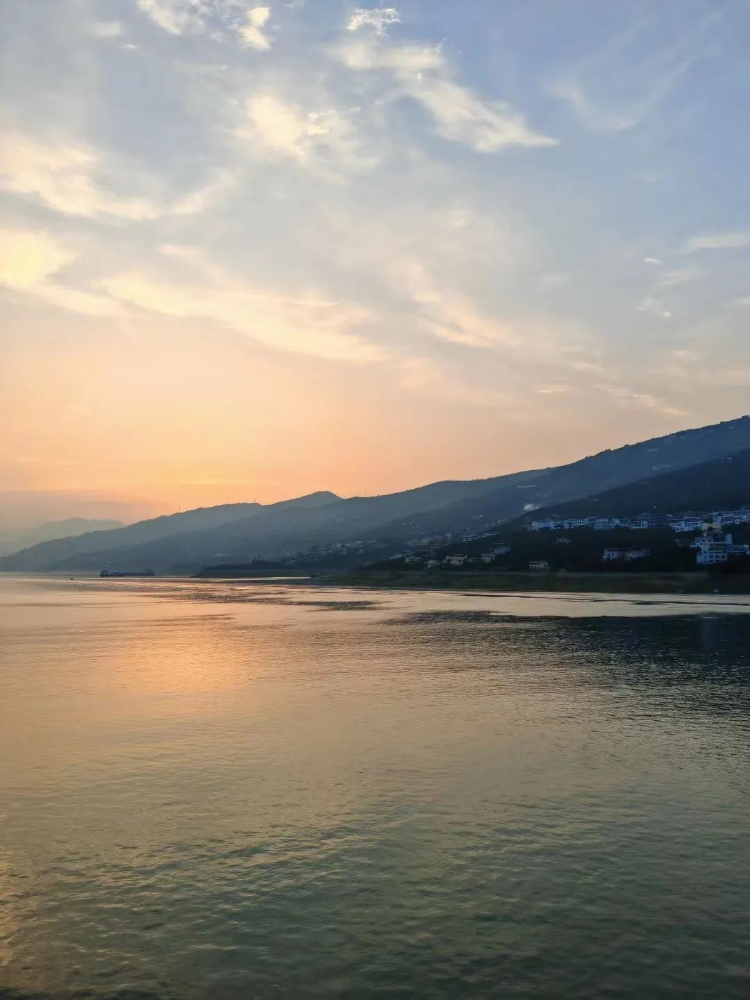 剪影丨星垂平野，月涌江流，德恒太原“浪迹”三峡，感受人